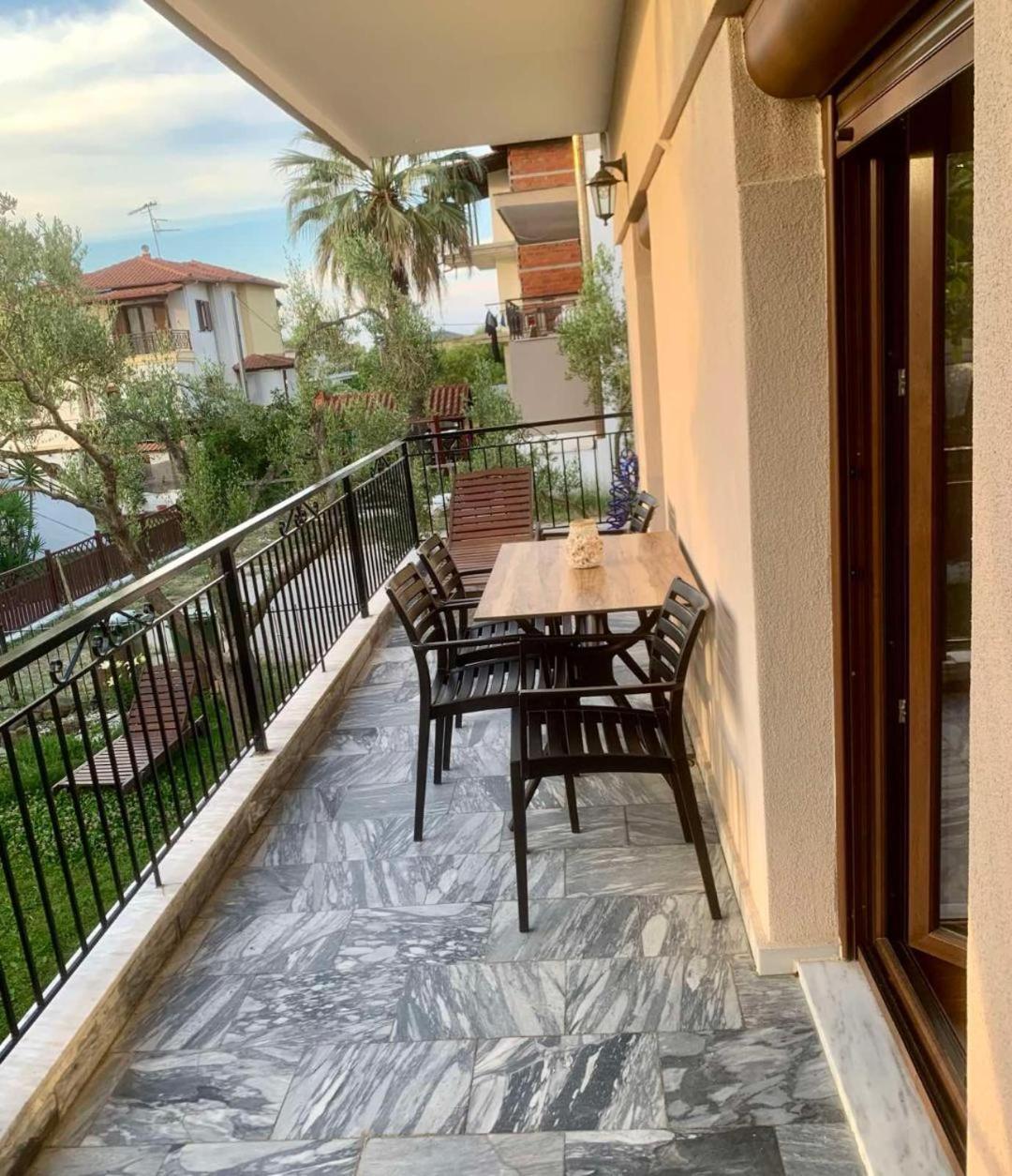 Dili Apartments อิเอริสโซส ภายนอก รูปภาพ